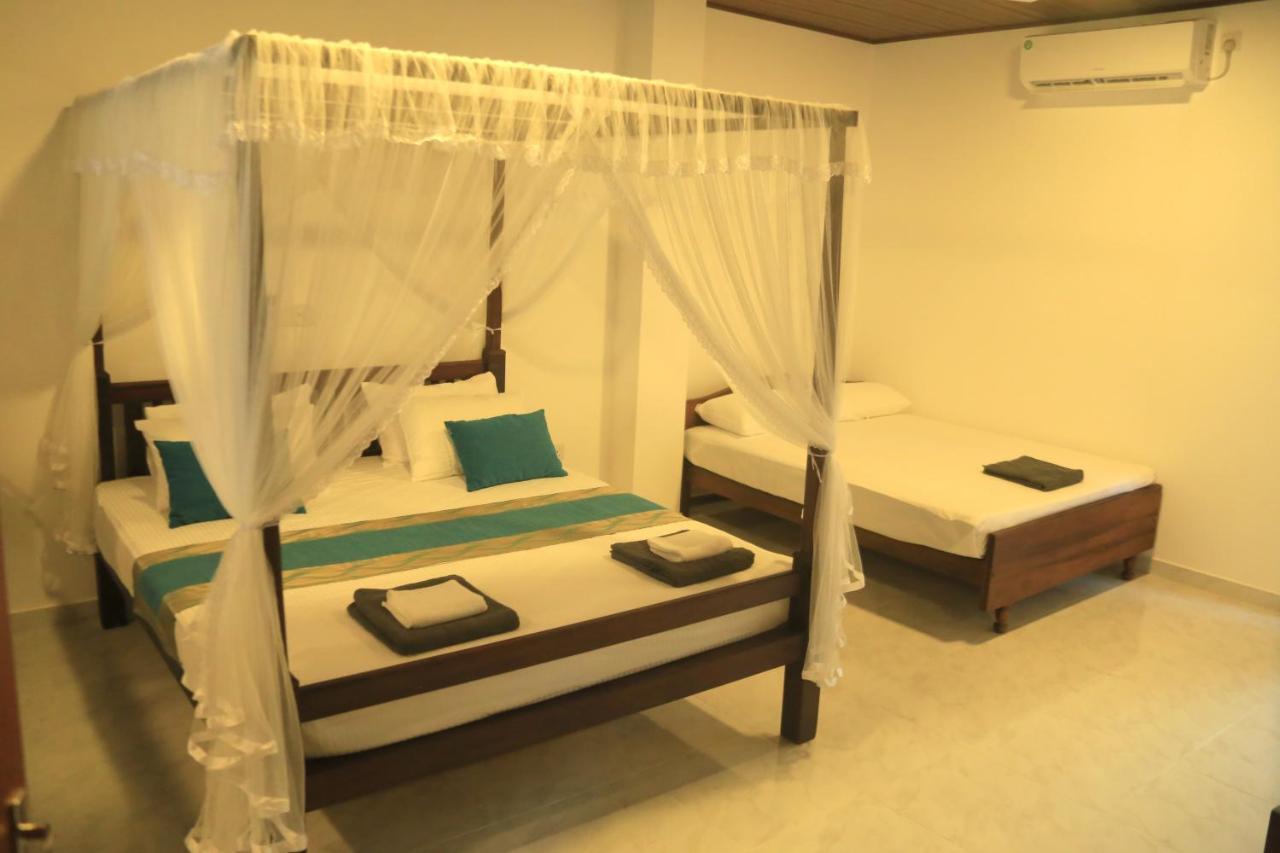 Sri Villa Rest Hikkaduwa Exterior photo