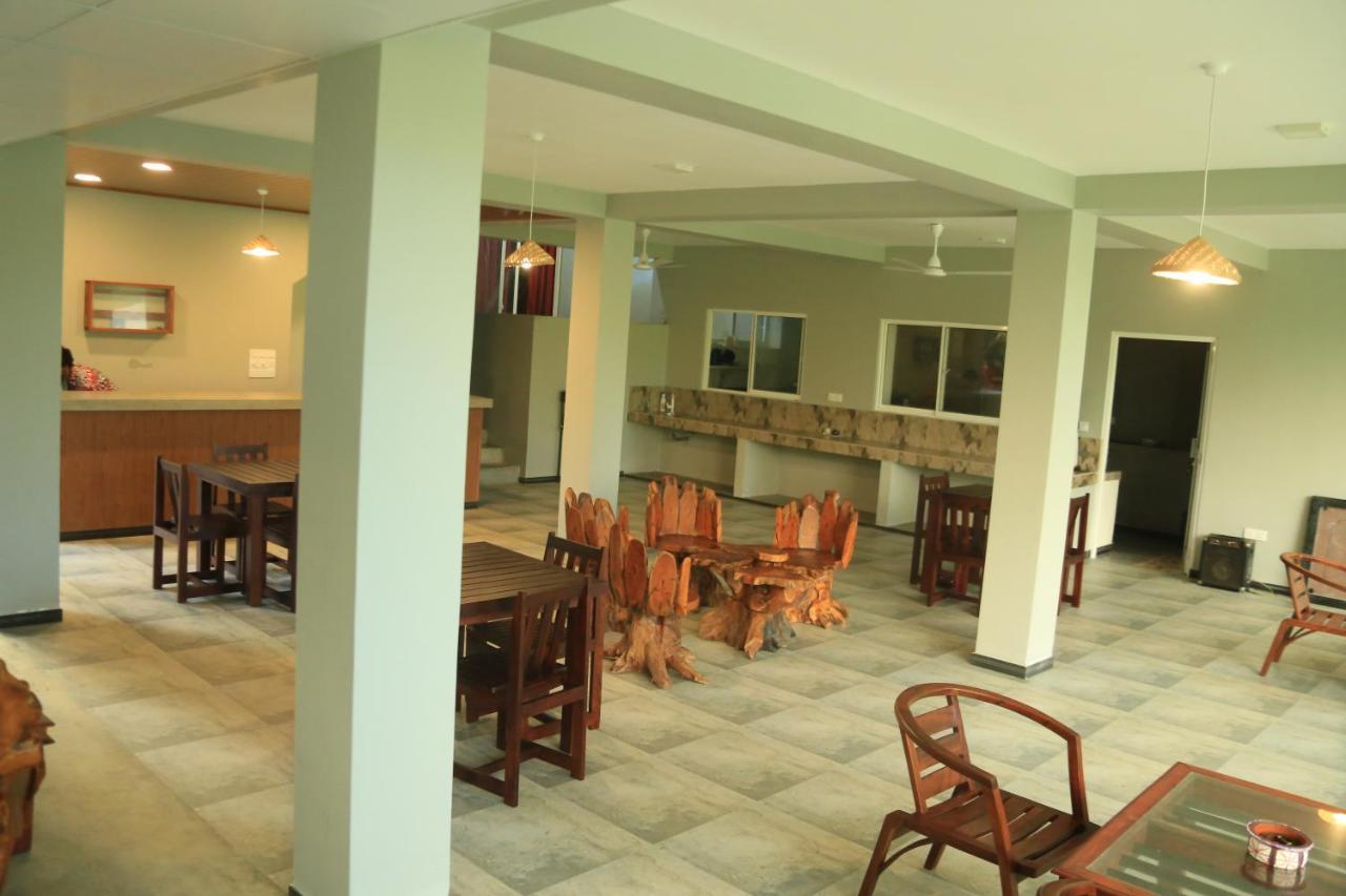 Sri Villa Rest Hikkaduwa Exterior photo