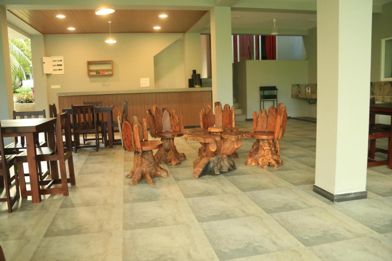 Sri Villa Rest Hikkaduwa Exterior photo