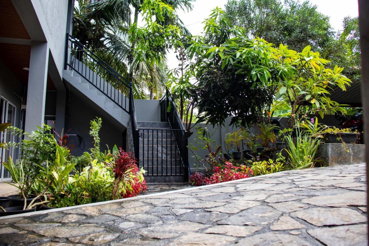 Sri Villa Rest Hikkaduwa Exterior photo