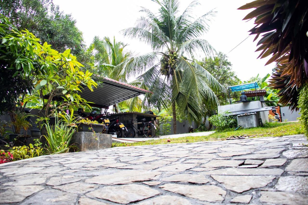 Sri Villa Rest Hikkaduwa Exterior photo